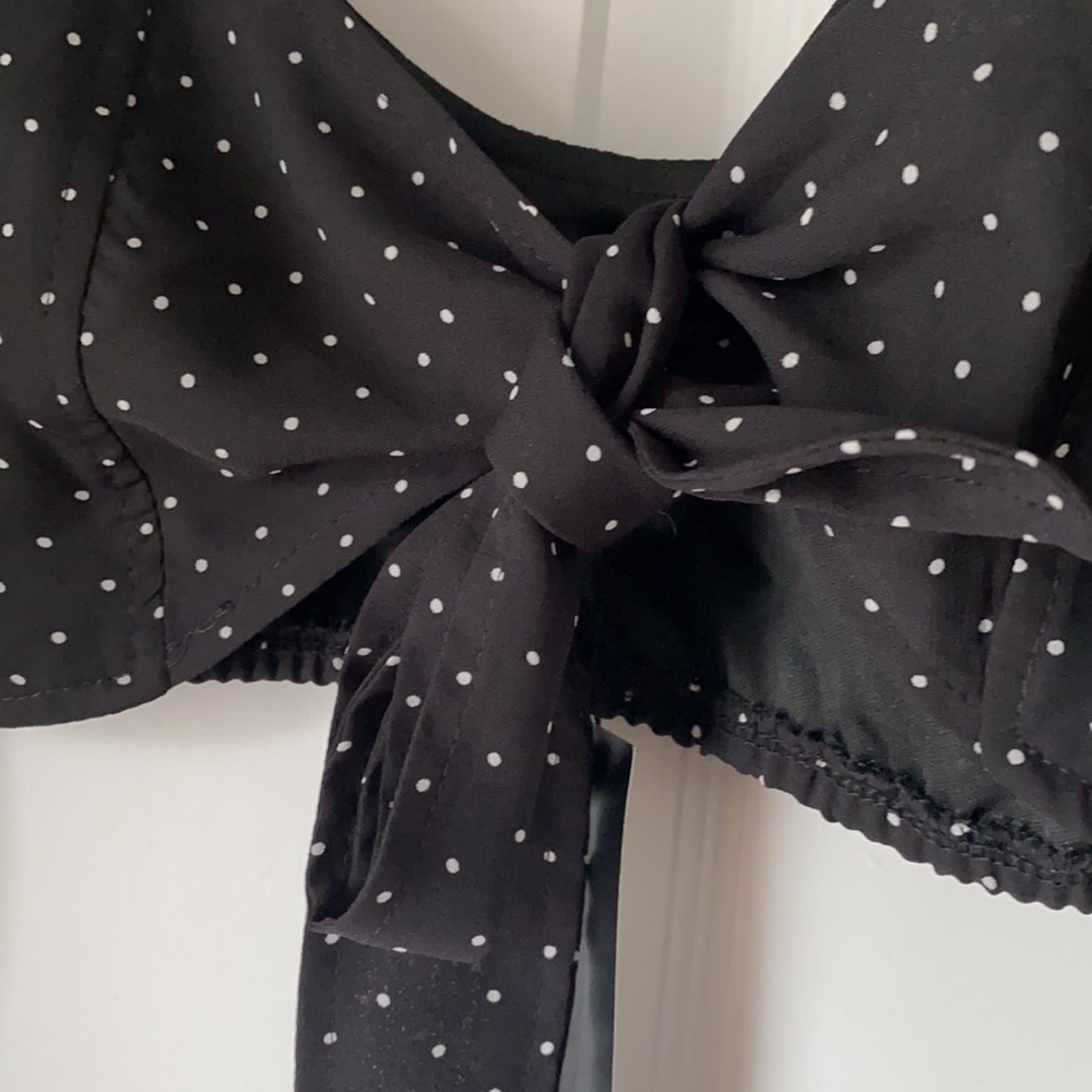Nasty Gal Poka Dot Front Tie Crop Top - Picture 8 of 9